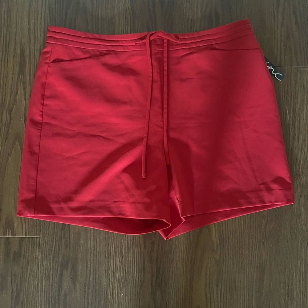 INC Women’s Red Dress Shorts
Size: XL